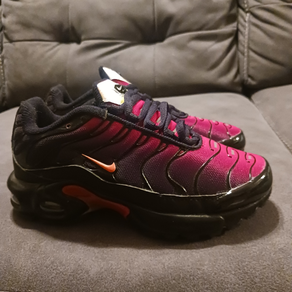 Nike Kids Sneakers - Black and Red